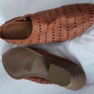 NewW/OTags Women's Kallie Woven Heeled Mules Cognac Size 9.5 - Universal Thread